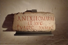 Fragment of an inscription dedicated to the Gallic goddess Anextlomara and the emperor by Publicius Aunus. Musée Romain.