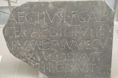 Commemorative inscription of Lucius Caecilius Macer, an aedile and duumvir, who built the gardens around capitolium.