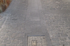 Plaque and outline of the course of the aqueduct through the old city of Segovia.